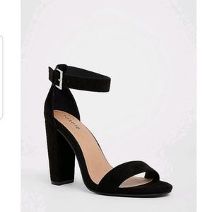 BRAND NEW Torrid Black Ankle Strap Heels : size 7